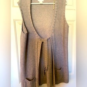 Maurice’s size 1 Grey sweater vest.